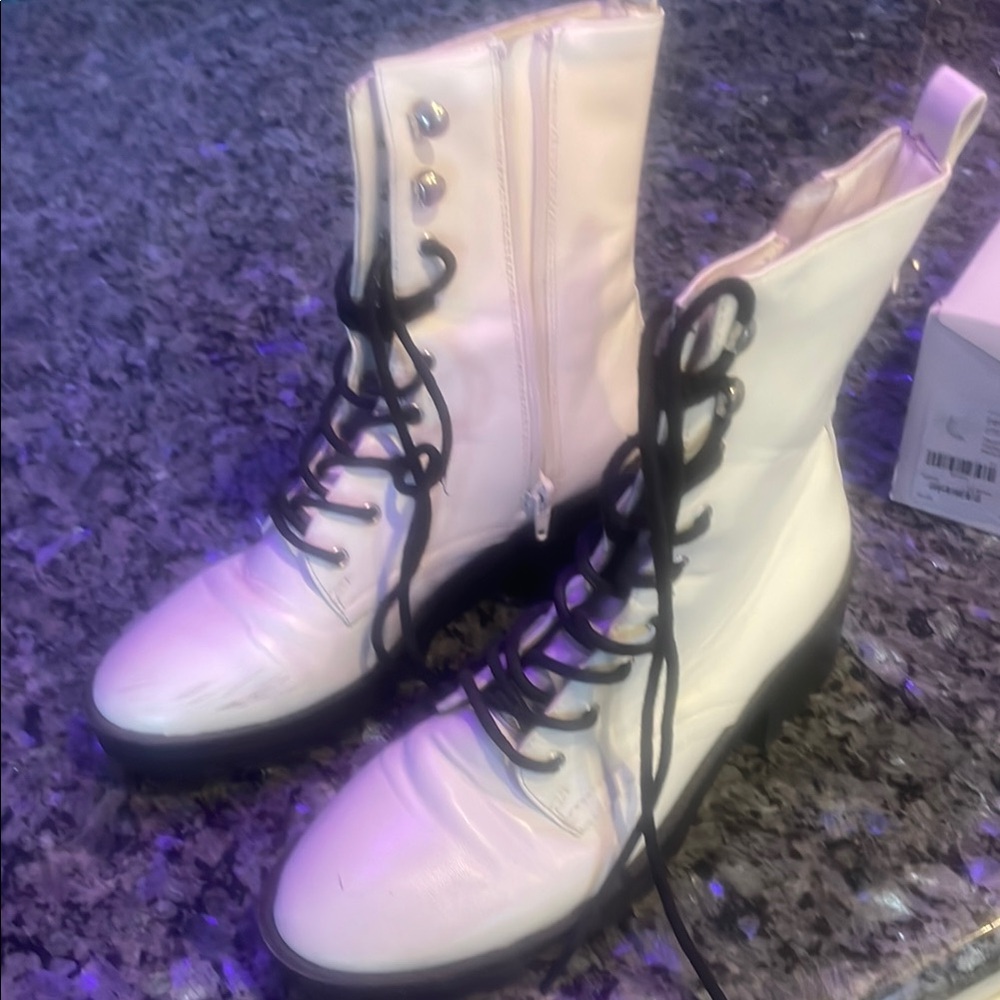 White Lace-Up Women's Boots